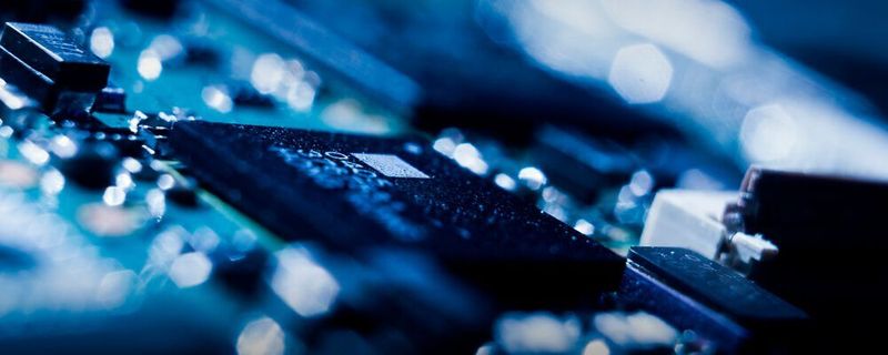 V wie Victory? Nach einem starken Einbruch im letzten Jahr erholt sich die deutsche Elektro- und Elektronikindustrie zunehmend.