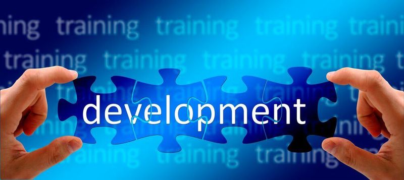 Gerade für komplexe Aufgaben in der Produktentstehung und -entwicklung erweisen sich die Effizienz, Flexibilität und Schnelligkeit der agilen Methoden als Vorteil. Die Implementierung dieser ist aber ein Prozess, der immer wieder nachjustiert werden sollte. Quickchecks können dabei helfen.