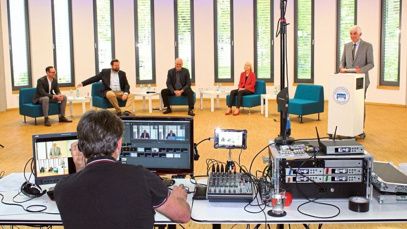 Der Kfz-Landesverband Hessen übertrug die Mitgliederversammlung aus seinem Verbandshaus in Wiesbaden.