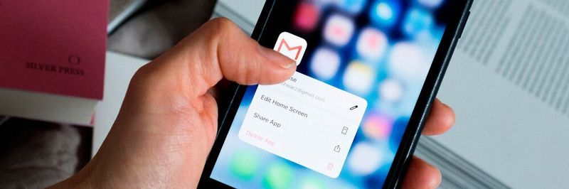 Eine wichtige Kennzahl ist die Spam-Trap: Eine E-Mail Adresse, die extra dafür angelegt wurde, den Versand ungewollter E-Mails im Internet zu beobachten.