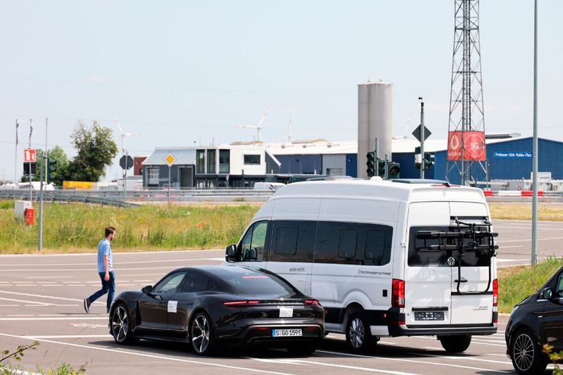 Das Echtzeitwarnsystem soll den Verkehr sicherer machen.