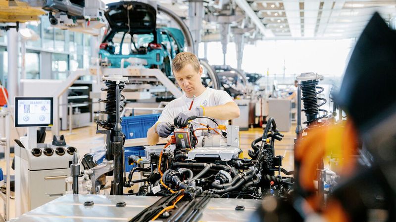 Die Montage des VW ID 3 in der Gläsernen Manufaktur in Dresden.