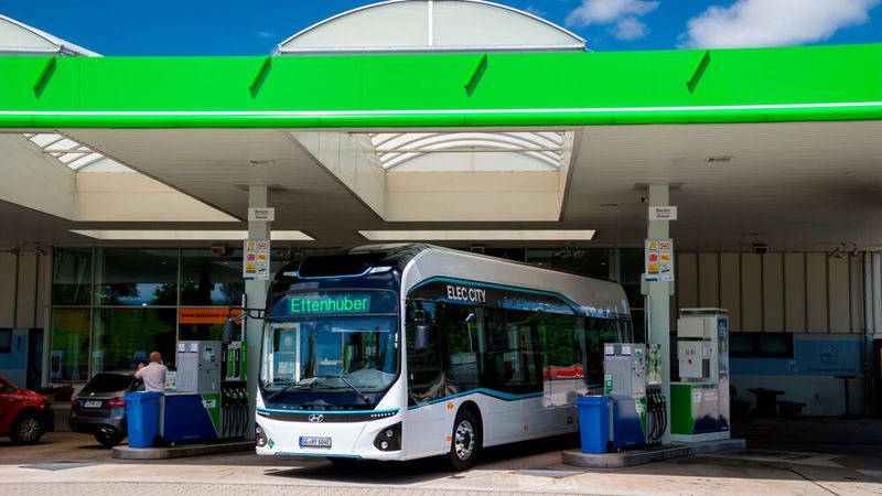 Hyundai testet seinen „Elec City Fuel Cell“-Bus ab sofort in München.
