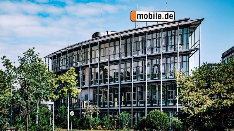 Mobile.de hat einen Anstieg der Standtage in Juni verzeichnet: Durchschnittlich verkauften sich die Fahrzeuge nach 99,4 Tagen.