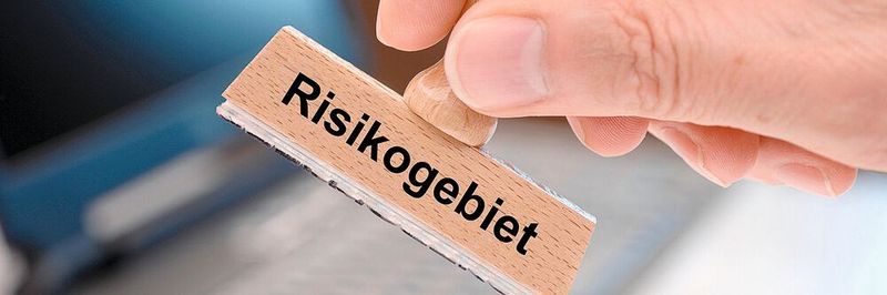 Damit die zuständigen Behörden die Quarantäne-Bestimmungen kontrollieren können, müssen Einreisende eine digitale Einreiseanmeldung ausfüllen