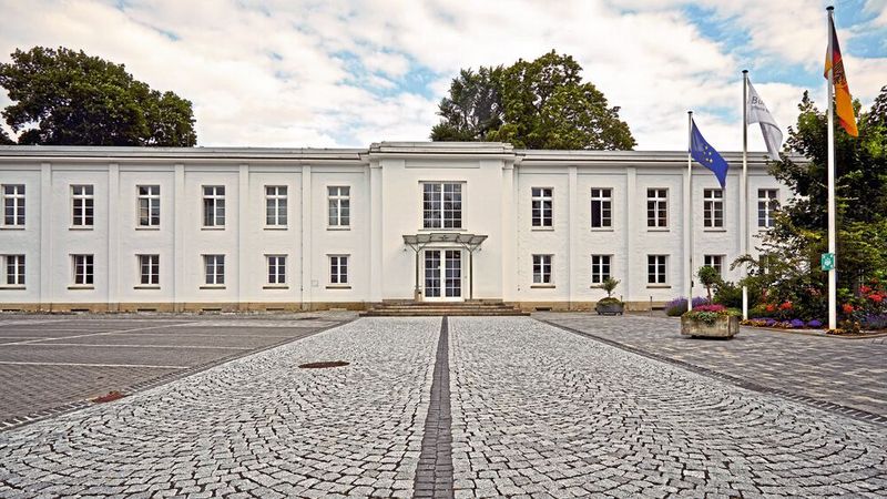 Das Bundeskartellamt in Bonn: Der ZDK führte mit Vertretern der Bundesbehörde Gespräche über die Bedeutung des PSA-Urteils für den deutschen Automarkenhandel.