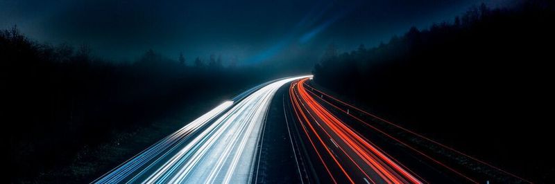 Unter den verschiedenen Marketingtrends, die sich in den vergangenen Jahren angekündigt hatten, zündete die Pandemie einen Turbo. Dazu gehört der Einsatz mobiler Devices im Businessumfeld ebenso wie die Auflösung von abteilungsbezogenen Daten-Silos oder die Big-Data-Zähmung.