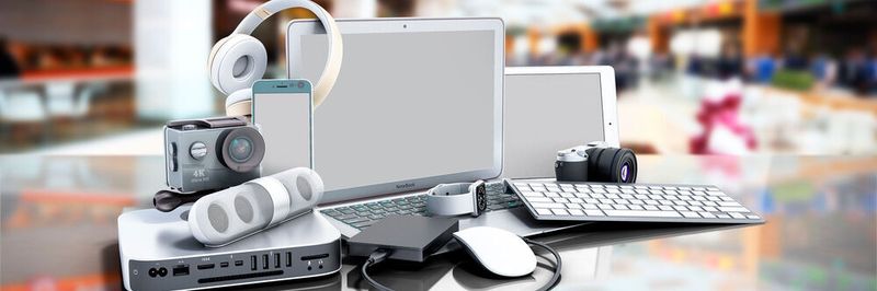 Wer im Lockdown zuhause sitzt, kauft aus unterschiedlichen Gründen mehr Elektronikprodukte.