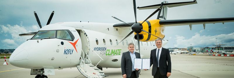 Freuen sich auf die Zusammenarbeit (von links): Martin Nüsseler, Chief Technology Officer Deutsche Aircraft und Prof. Dr. Josef Kallo, Mitbegründer und CEO von H2FLY.