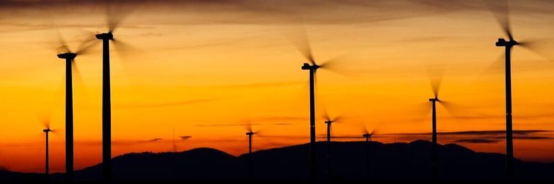 KMW besitzt eigene Windgeneratoren, die ins Netz einspeisen.