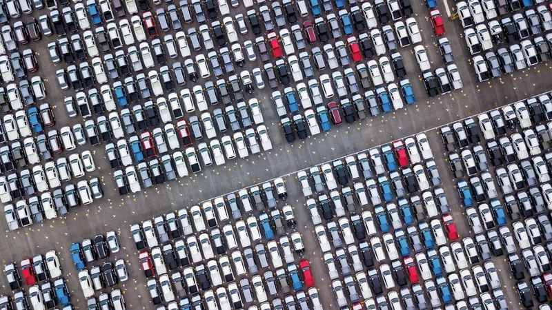 Sich von den anderen abheben: Die Arbeit an der eigenen Händlermarke ist für freie wie Markenhändler unerlässlich – allerdings aus jeweils unterschiedlichen Gründen.