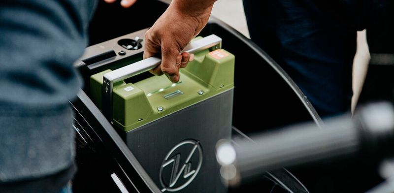 Die von Protolabs in Auftrag gegebene Studie wurde im Frühjahr 2021 unter 200 leitenden Angestellten der europäischen Batterieindustrie durchgeführt. Die Befragten stammen aus Deutschland, Frankreich, Italien, Spanien, Großbritannien, Norwegen und den Niederlanden.