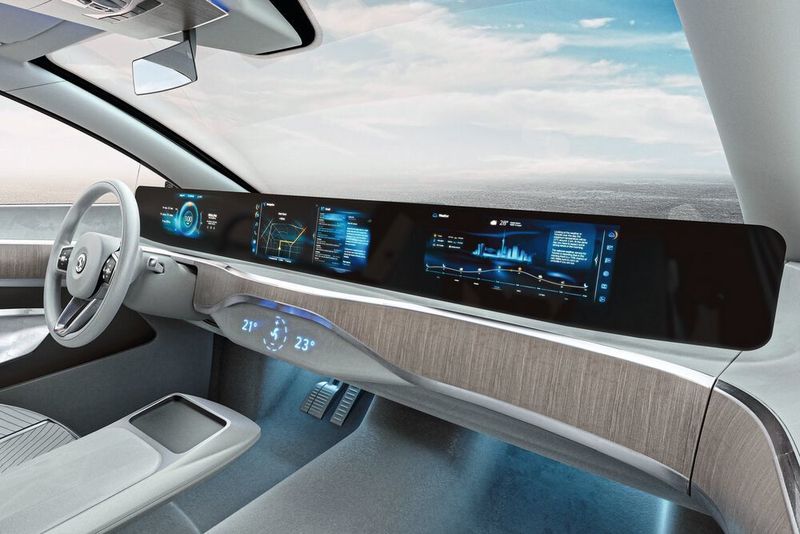 Continental hat einen ersten Serienauftrag für ein Display in Cockpit-Breite erhalten.