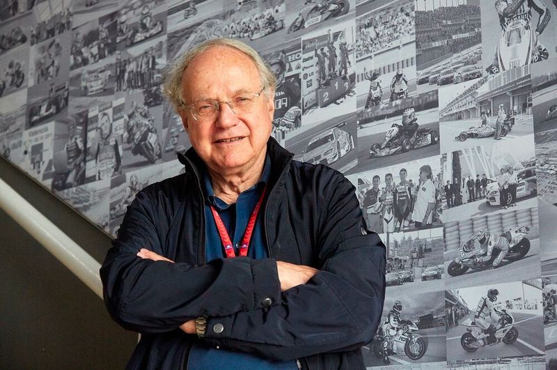 Prof. Burkhard Göschel.