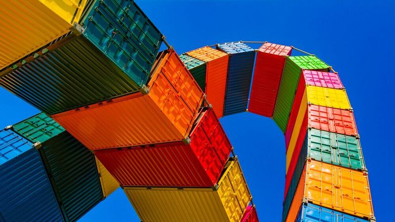 Container-Kapriolen: Der Export von Elektro- und Elektronikprodukten hat 2021 ordentlich zugelegt. Der Markt hat den Corona-Rückschlag des letzten Jahres mittlerweile wieder ausgeglichen.