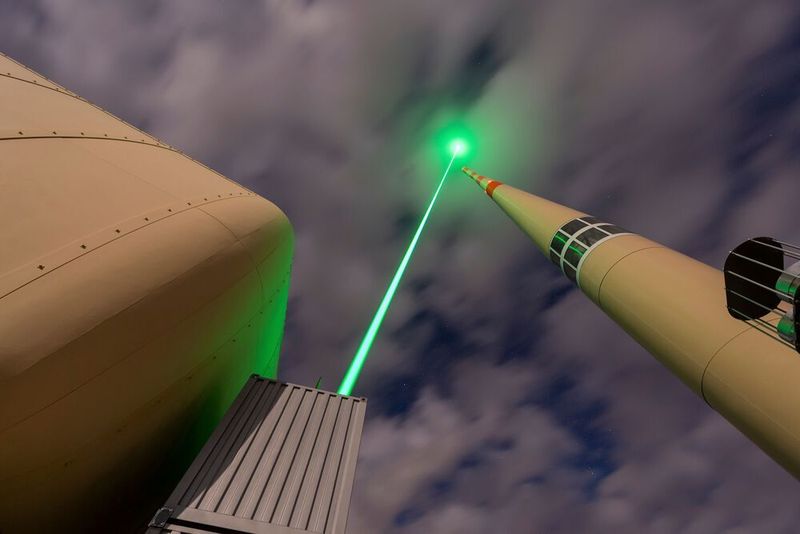 Mit Laser-Energie gegen Blitzeinschläge.