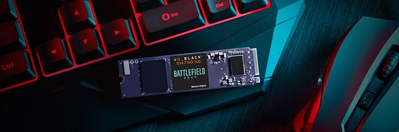 Für das „WD_BLACK SN750 SE Bundle für EA x DICE’s Battlefield 2042“ hat Western Digital die enthaltene SSD mit dem „Battlefield“-Emblem ausgestattet.