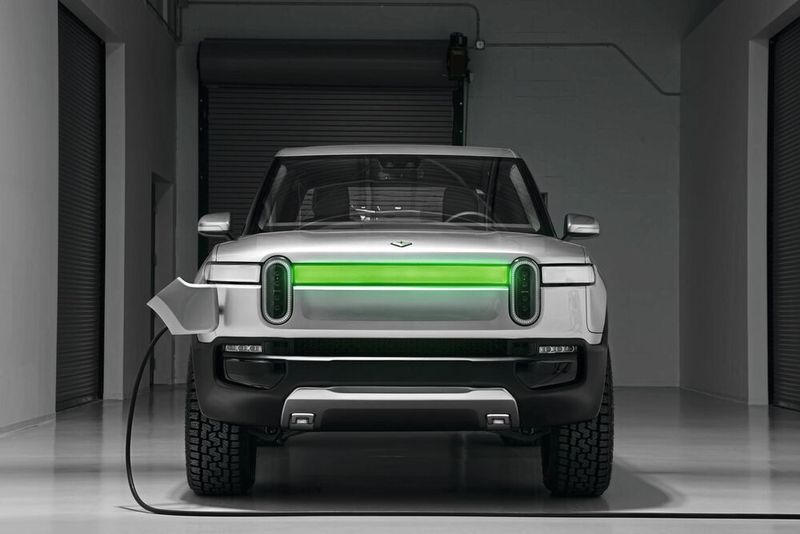 Der Tesla-Konkurrent Rivian hat frisches Geld eingesammelt – insgesamt 2,5 Milliarden Dollar.