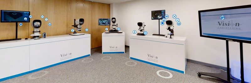 Besucher des virtuellen Showrooms erhalten vor den jeweiligen Produkten über einen einfachen Klick auf Info-Buttons detaillierte und umfangreiche Informationen.