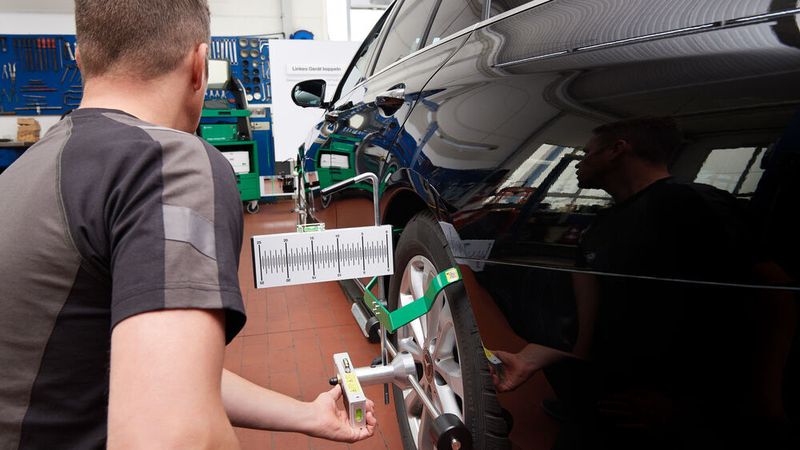 Kleine Handgriffe für das Ausrichten gelingen mit dem digitalen Tool vergleichsweise schneller.