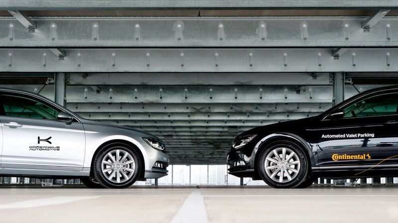 In Zukunft werden Autos in Parkhäusern autonom bewegt.