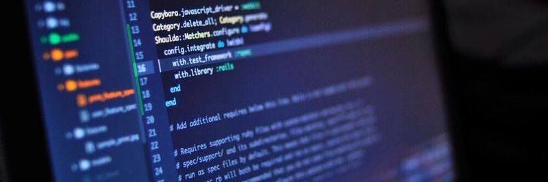 Beim Code Refactoring wird der Quellcode bereinigt, ergänzt und mitunter auch weiter kommentiert, um ihn qualitativ aufzuwerten.