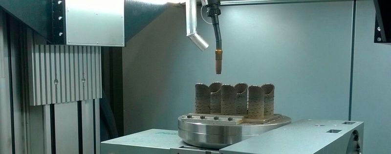 Die Wire Arc Additive Manufacturing-Technologie erfordert als mehrdimensionale Direct Energy Deposition(DED)-Technologie spezielle Funktionalitäten und Routinen für die Bahnplanung.