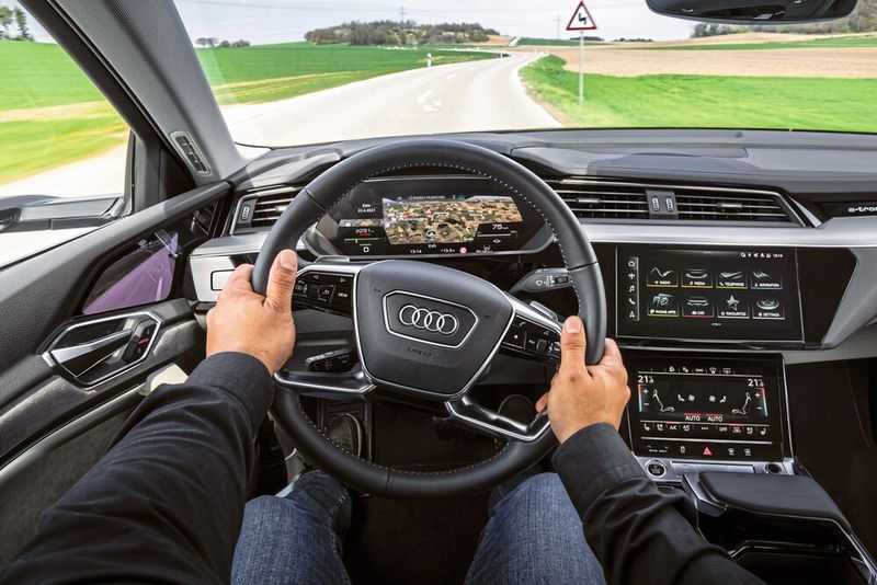 Das Lenkrad ist die wichtigste Schnittstelle zwischen Auto und Fahrer.