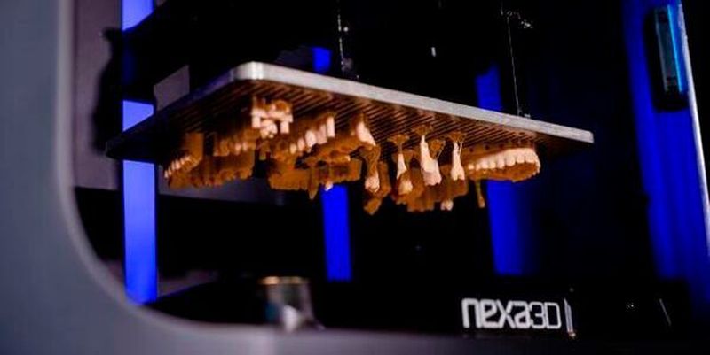 X-Model-2505 erfordert keine Reinigungsmittel für die Endbearbeitung, da die gedruckten Modelle einfach mit Wasser abgewaschen werden können.