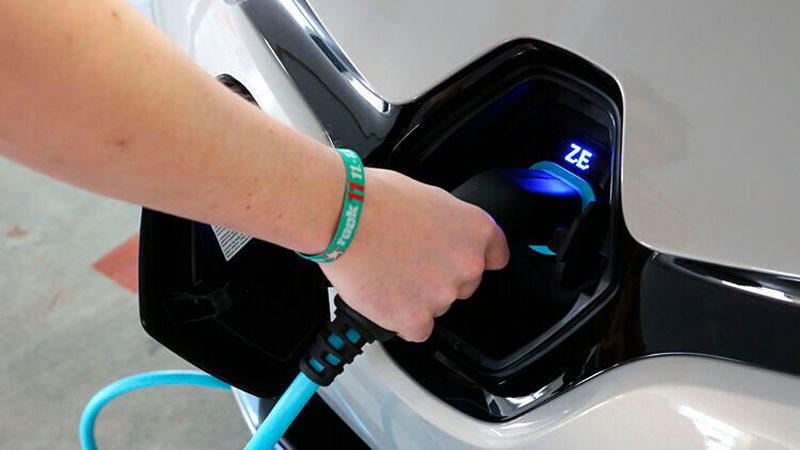 Die Auszahlung der Elektroprämie kann bis zu zwei Monaten dauern – Kroschke verspricht, den Prozess zu beschleunigen.