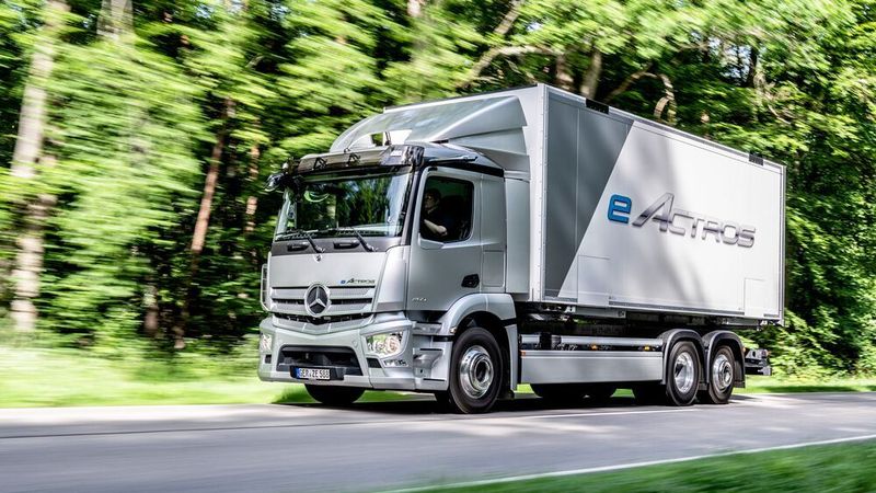 Die Bundesregierung fördert Nutzfahrzeuge mit Batterie- und Brenstoffzellenantrieb. Die Förderrichtlinie gilt für Neufahrzeuge und für Umrüstungen.