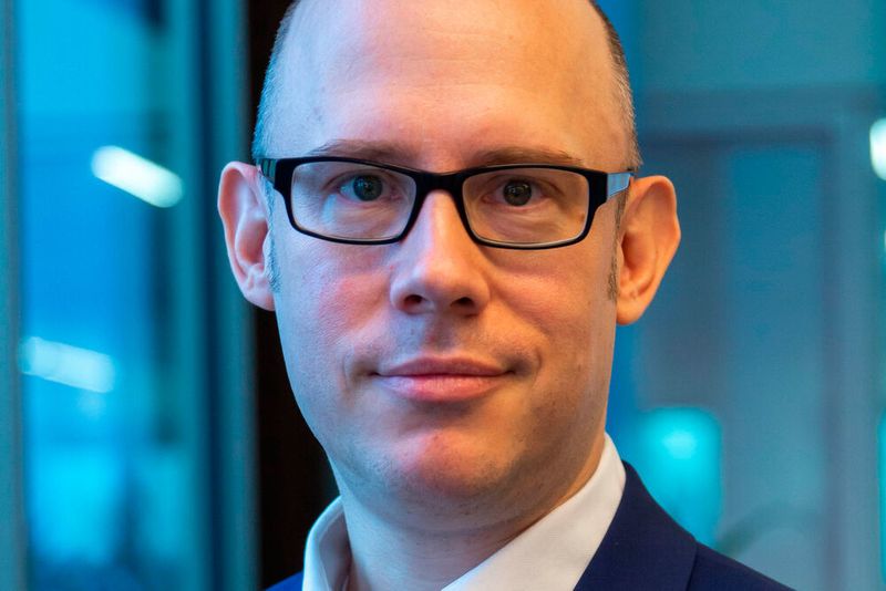 Henner Lehne, Vice President, Global Automotive, IHS Markit: „Kein Tier1-Supplier wird sich auf ein bestimmtes Einkaufsvolumen von Microchips festlegen, wenn er keine entsprechende Auftragszusage vom Kunden hat.“