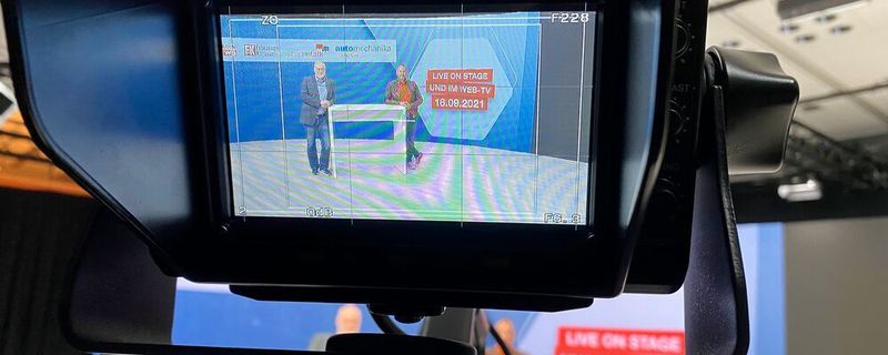 Die Moderatoren des Schadentalks, Christian Simmert (r.) und Konrad Wenz freuen sich auf interessante Diskussionen mit Brancheninsidern.