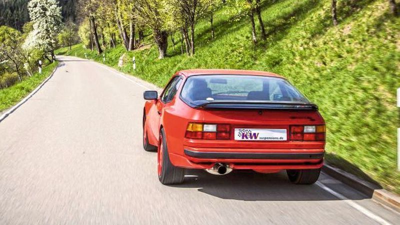 Neben Fahrwerken für den Alltag für Old- und Youngtimer liefert KW Automotive auch solche für Clubsportaktivitäten.