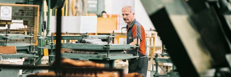 In kleinen und mittelständischen Unternehmen (KMU) beschränkt sich die Digitalisierung oft auf Insellösungen. Mit Cloud-Plattformen kann es einfacher sein als gedacht, den Weg zur intelligenten Fabrik zu ebnen.
