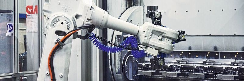 Bei dem Unternehmen Viva werden die Roboter auch zur Qualitätssicherung eingesetzt. Die Datenleitungen, die dazu notwendig sind, entsprechen dem Typ-R-Standard für Profinet-Leitungen.