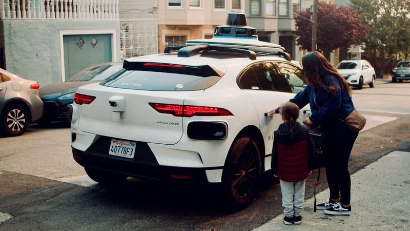 Durch das „Trusted Tester“-Programm können Nutzer kostenlos mit den autonomen Taxis fahren.