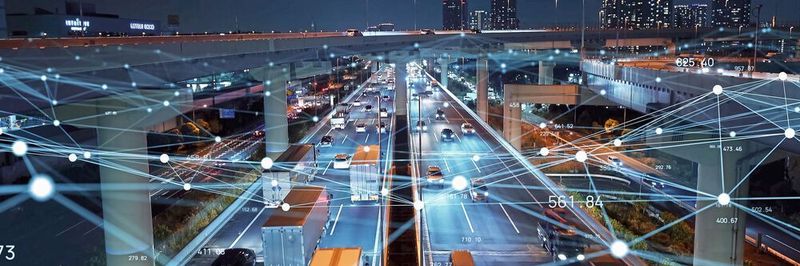 Moderne Fahrzeuge beobachten ihre Umgebung: Damit lassen sich innovative Features – unter anderem für Sicherheit, Komfort, Bequemlichkeit und Kommunikation – umsetzen.
