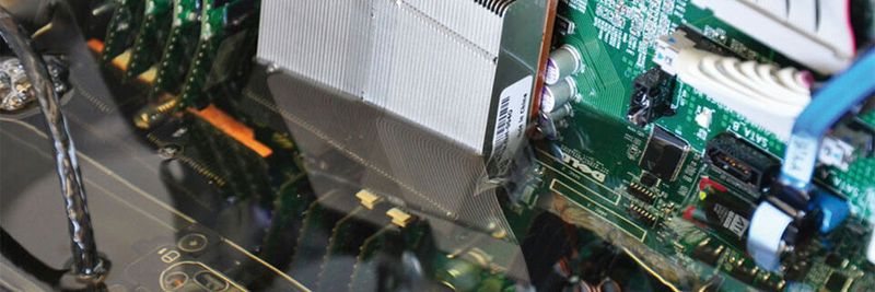 Tauchbäder sind eine Form der direkten Serverkühlung. Zwei-Phasen-Direct-to-Chip-Flüssigkeitskühlung eine weitere.