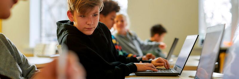 In Hessen verfügen bereits 1.423 der rund 2.000 Schulen über eine gigabitfähige Internetanbindung (Stand Ende Juni)