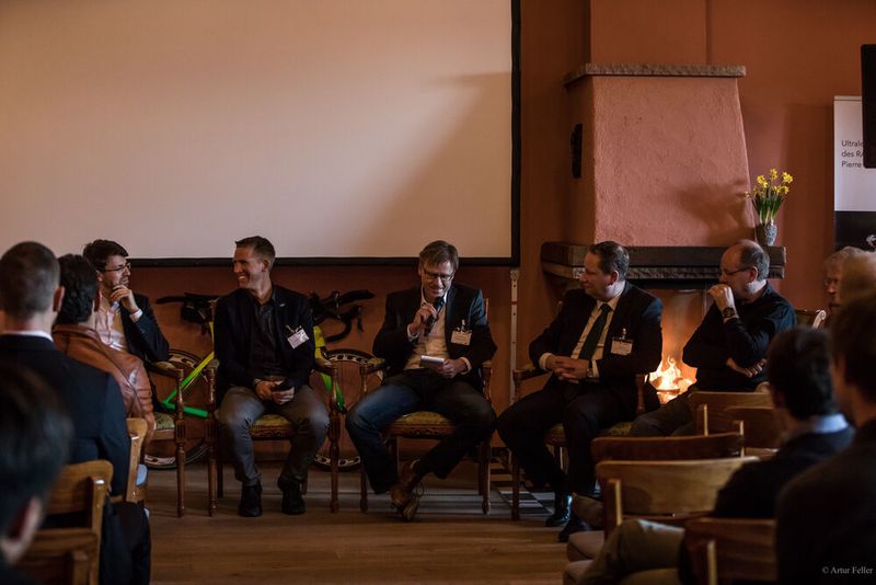 Mit einem zusammenfassenden Kamingespräch wird auch das Leichtbau Symposium 2021 enden. Erstmals ist auch eine digitale Teilnahme möglich.