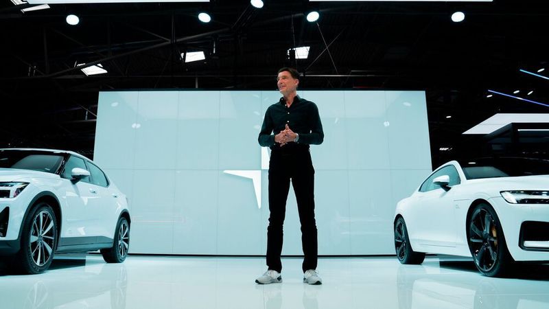 Polestar-CEO Thomas Ingenlath hatte die neuen Polestar-2-Varianten im Messegepäck.