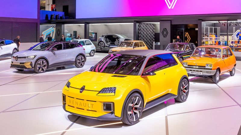 Auf der IAA standen trotz des Fernbleibens einiger Hersteller doch zahlreiche Highlights - unter anderem zeigte Renault, wie der kommende R5 aussieht.