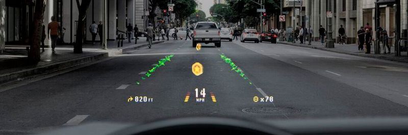 AR-Display: Das Deep Reality Display projiziert mithilfe eines RGB-Lasers virtuelle Bilder auf die Windschutzscheibe.