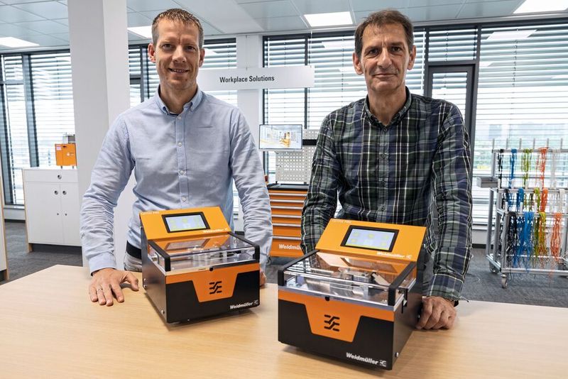 Holm Hänsgen (rechts) - Produkt Support Manager und Lars Brakemeier (links) - Strategischer Produktmanager mit dem Cutfix Pro