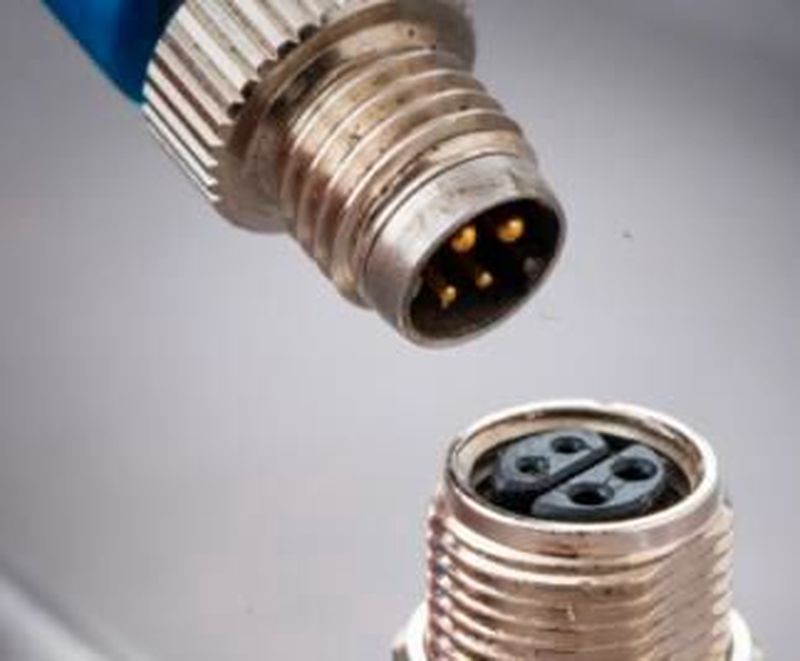 M8 hybrid Schnittstelle mit SPE und Powerkontakten für bis zu 60 VDC / 8 A