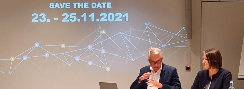 Die Veranstalter der SPS: Martin Roschkowski und Sylke Schulz-Metzner, beide Mesago Messe Frankfurt freuen sich: „Die Messegenehmigung ist inzidenz-unabhängig, eine Absage unsererseits droht deshalb nicht.“