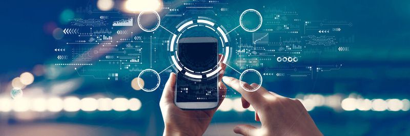 Endpoint Detection and Response (EDR) umfasst die Bedrohungssuche und -reaktion auf Endgeräten.