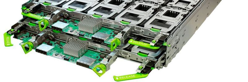 'Grüner' Datenspeicher: In Storage-Geräten in „Lightning“-Architektur, einer Variante der OCP-Spezifikation „Knox“, nutzt Facebook naturfasergefülltes Polypropylen (NFFPP) unter anderem für die Herstellung von Festplattenadaptern.