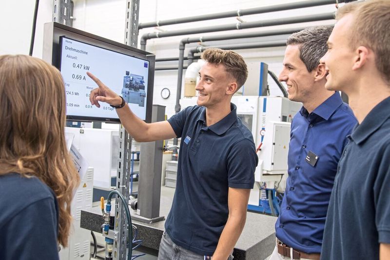 Unternehmen im Maschinenbau dürfen die Digitalisierung nicht verschlafen, wenn sie weiter als attraktiver Arbeitgeber für Auszubildende wahrgenommen werden wollen.